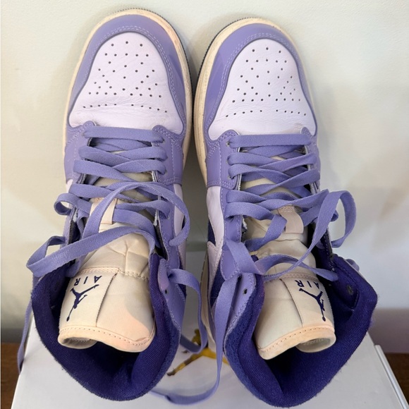 Nike Air Jordan Mid Top Sneakers Purple like new - Picture 2 of 5